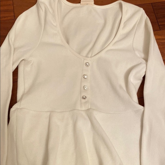 Cream V-Neck Peplum Blouse - Picture 4 of 6